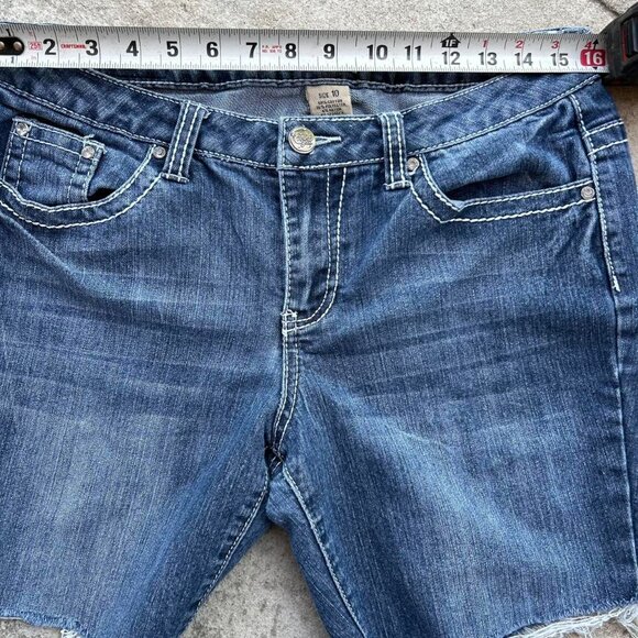 3/$15 y2k Dark wash denim shorts with silver embellishments and frayed hem grung - Picture 4 of 6